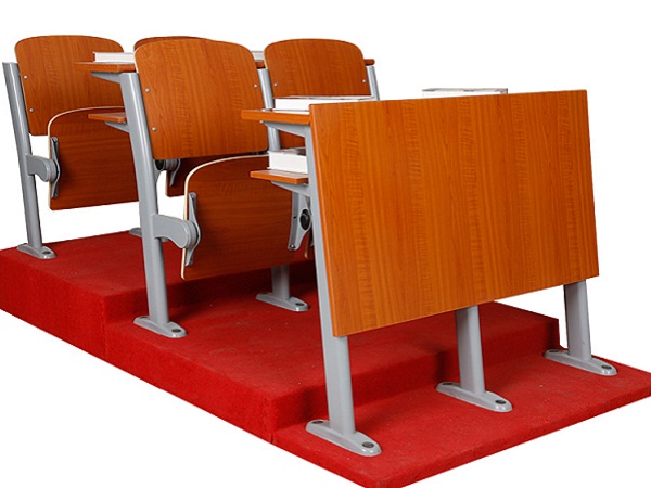 定制階梯課桌椅時需要注意些什么？